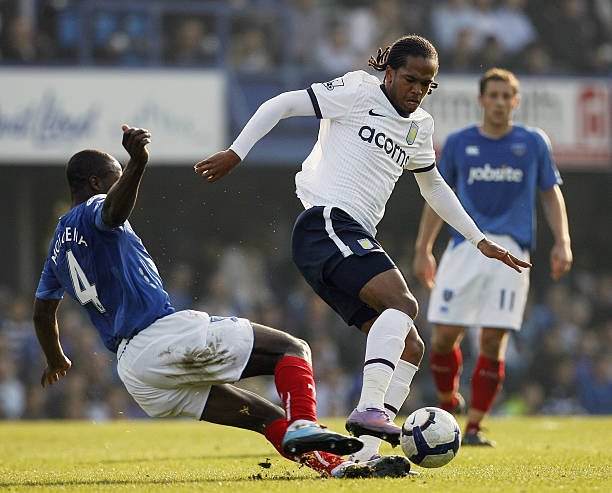 学校每年定 学校每年定